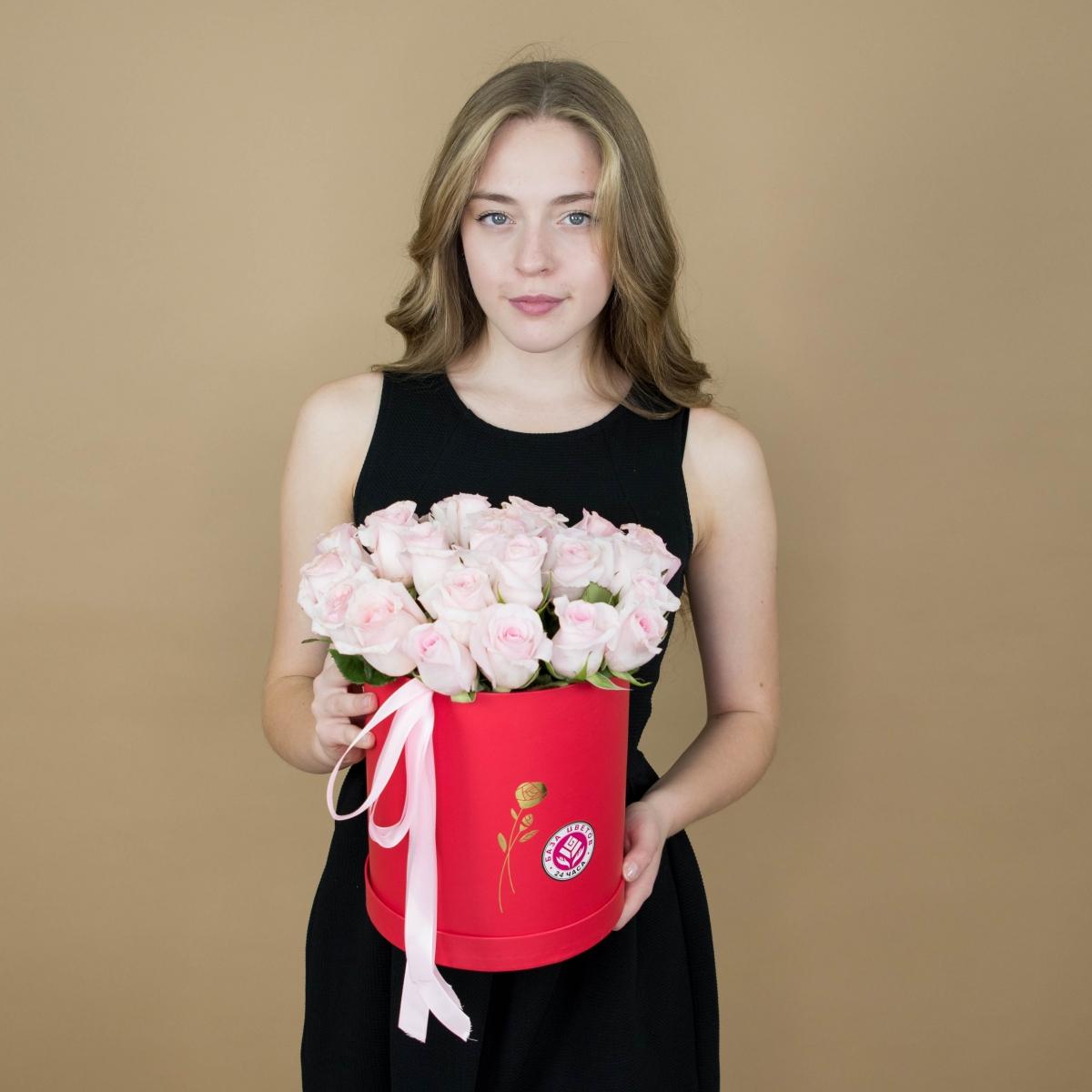 Розы розовые в шляпной коробке код товара  1968