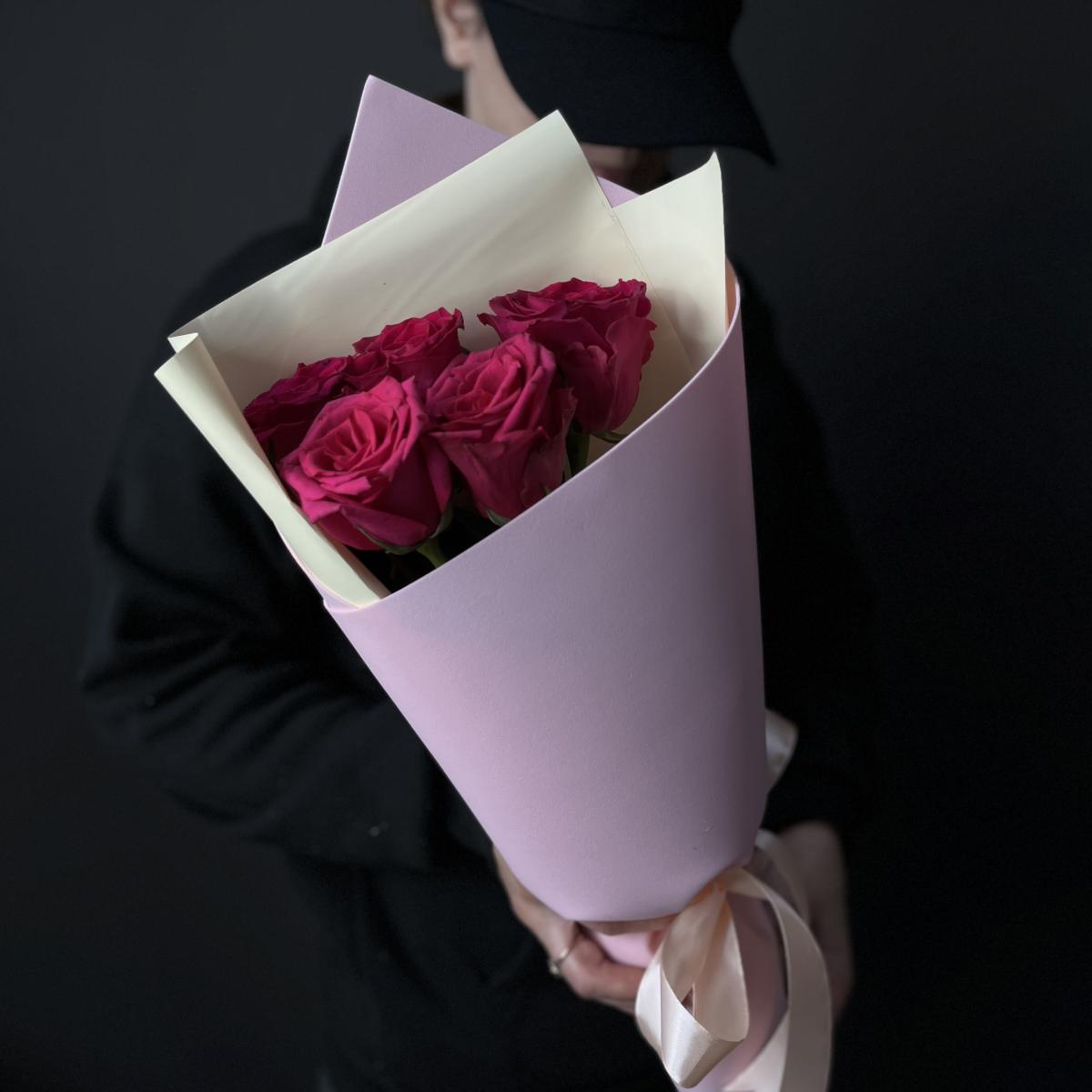 Букеты из розовых роз 40 см (Эквадор) (артикул: 88888)