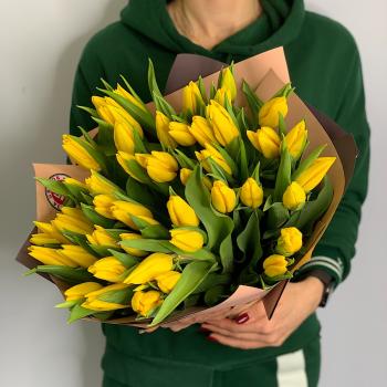 Тюльпаны желтые 51 шт (код  139072)